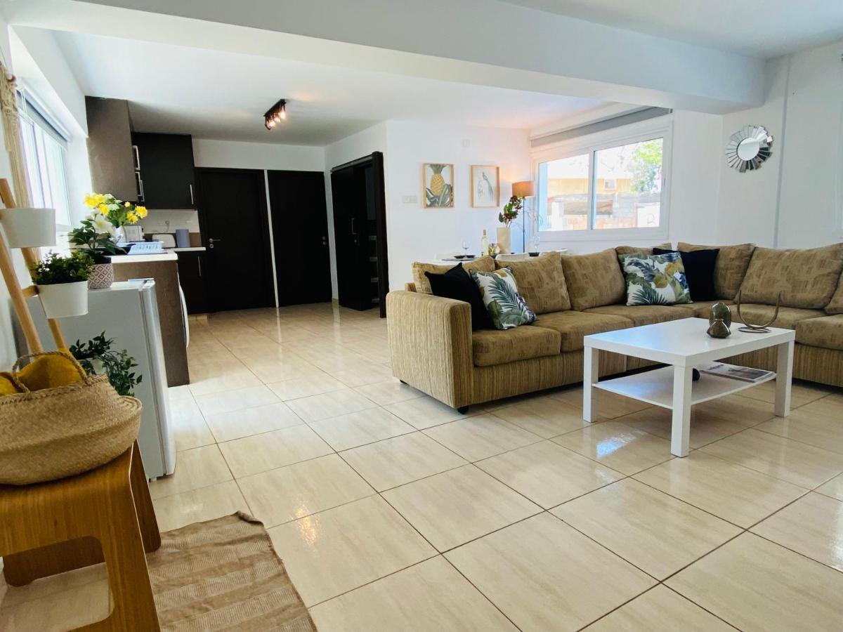 Serena'S 2-Br Apartment In لارنكا المظهر الخارجي الصورة